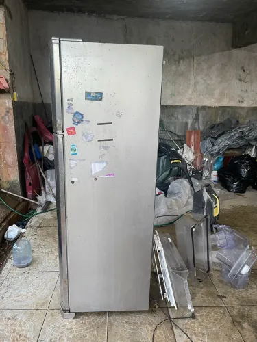 Geladeira Eletrolux para aproveitar peças 
