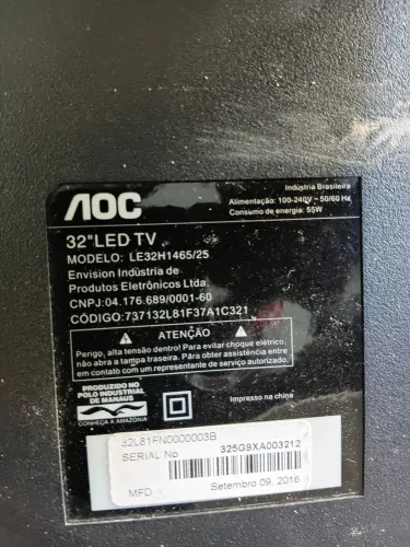 Tv aoc 32 com tela quebrada mas com som. 