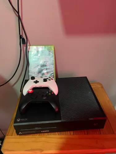 Xbox one 500gb + 2 controles + halo 4