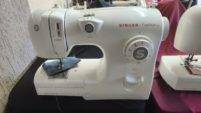Singer Fashion Zig Zag semi nova