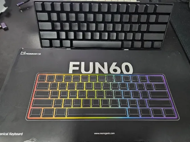 Teclado AKKO Monsgeek FUN60 Magnético