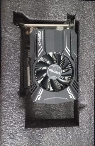 Placa de Vídeo ASRock Radeon RX 6400 Challenger ITX, 4GB, GDDR6, 64-Bit, Preto ASRock