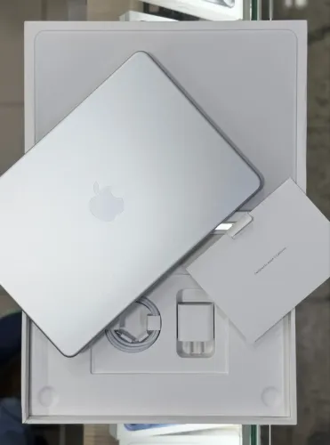 Macbook neo 8gb / 256gb apenas 1 ciclo de bateria LOJA FÍSICA garantia Apple ( 256gb )