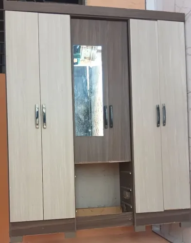 Guarda roupas de solteiro até 75$