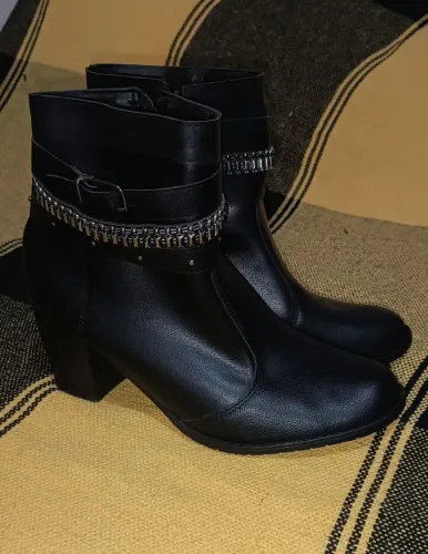 Bota Feminina Gigil Preta Cano Curto Salto Grosso - Excelente Estado