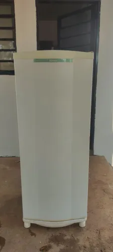 Vende-se Geladeira 110v