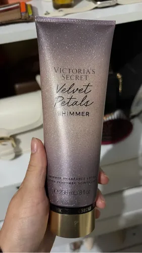 Velvet petals shimmer