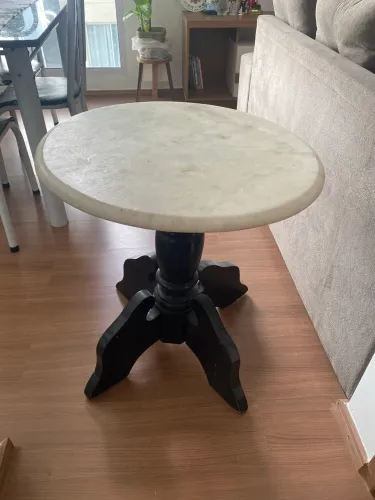 Mesa de mármore 