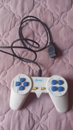 Controle game para computador usado.