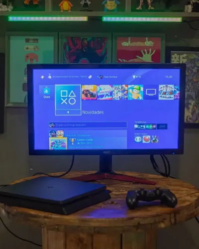  PS4 Slim, 1TB de Armazenamento, 1 Controle Original