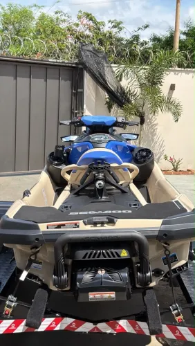 Jetski seadoo wake pro 230