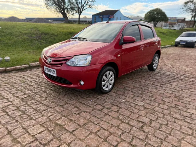 Toyota Etios X 1.3 Flex 16V 5P Mec. 2017