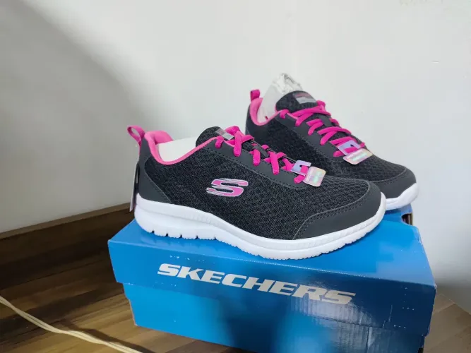 Tênis Skechers Bountiful 34
