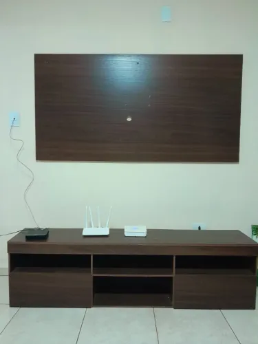Conjunto Rack + Painel para TV - Cor Amadeirada Escura