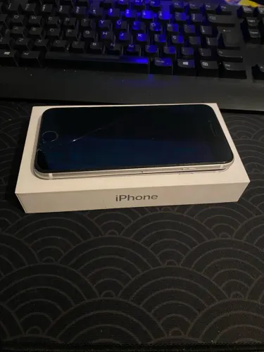 iPhone SE 2020 (2ª Geração) - 128 GB
