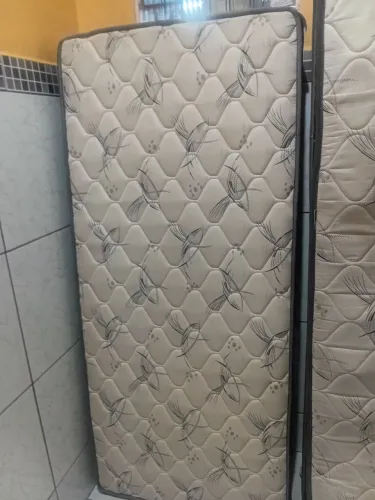 Bi Cama de Solteiro.