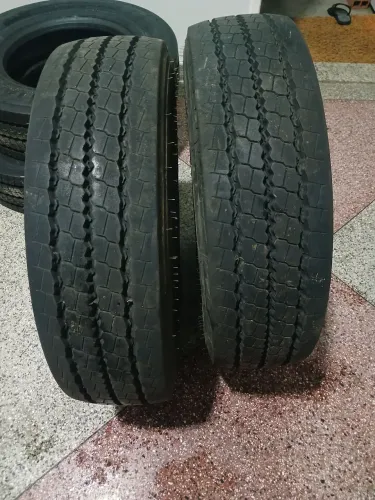 3 pneus 215 75r175 Pireli novo