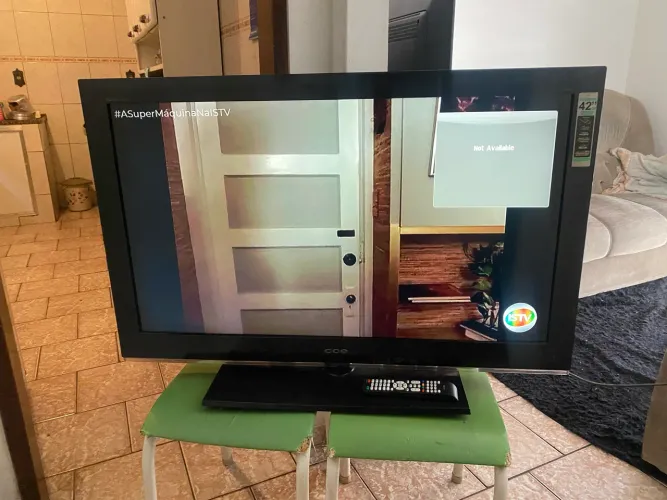 Vendo tv 42 polegadas marca cce valor 600 reais
