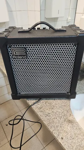 Amplificador Roland cube 20xl