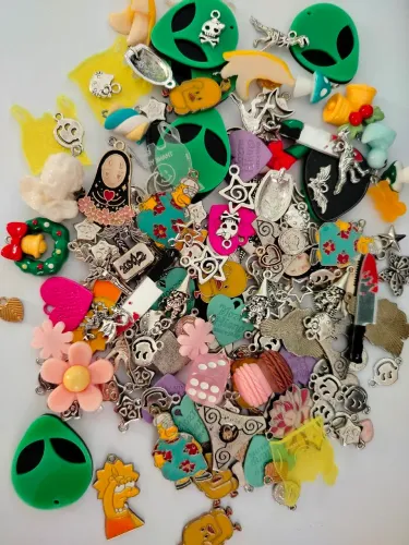 50 pingentes aleatórios aesthetic divertidos