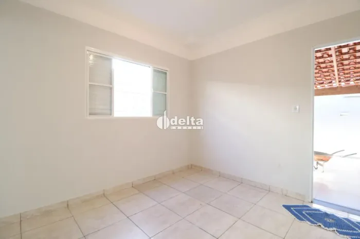 Casa residencial com 3 quartos disponível para locação no bairro Jardim Brasília em Uberlâ