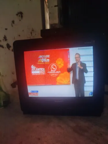 Tv 14 polegadas com conversor.