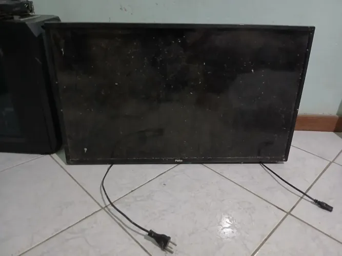 4 TVs (Leia a descrição)