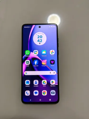 Vende -se um smartphone Motorola G84 Muito Novo!