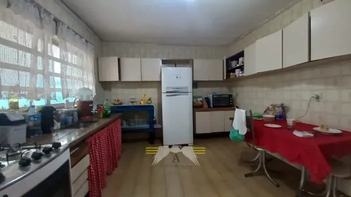 Sobrado à Venda, 175m², 4 dormitórios, 2 vagas de garagem , localizado na região da Vila L