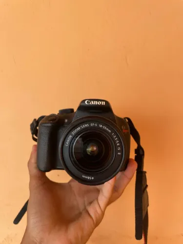 Camera DSLR cânon T5i com lente