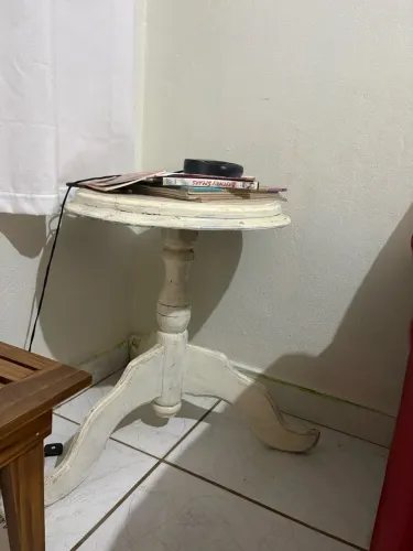 Mesinha de cabeceira