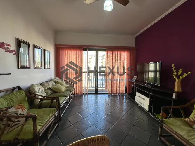 Apartamento com varanda vista mar e lazer a 800m da praia na Enseada, Guarujá