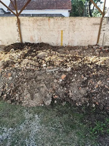  terra pra aterro doase só retirar no local 