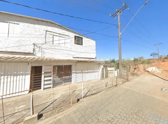 Lote de 2.590m² à venda na Rua Guajajaras, Bairro Iguaçu, Ipatinga/MG