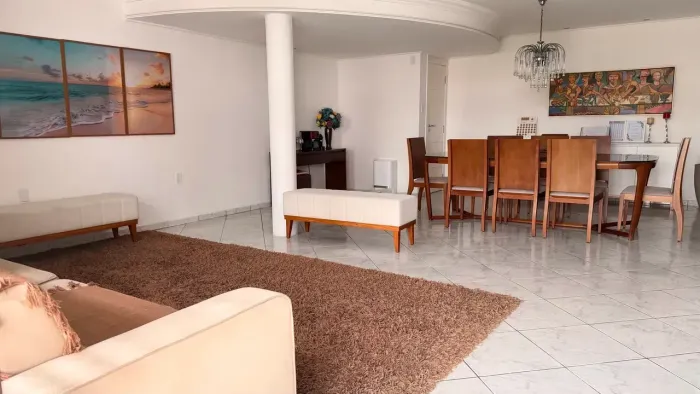 Imóvel para aluguel possui 254 metros quadrados com 4 quartos em Aeroclube - João Pessoa -