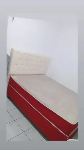 Cabeceira e cama