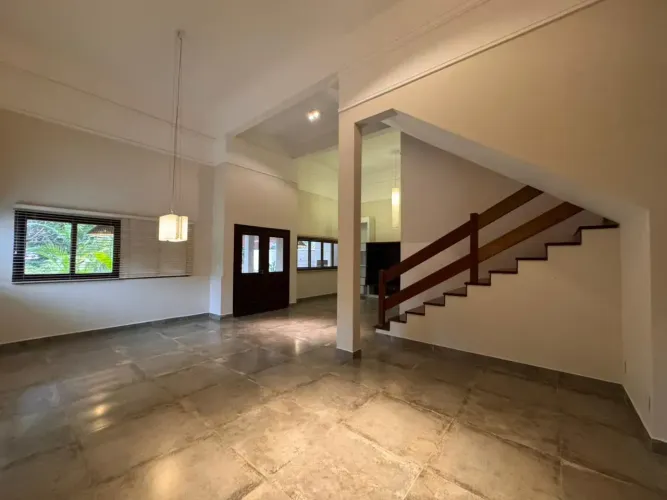 Casa em condominio alto padrão disponível para locação na Vila Oliveira