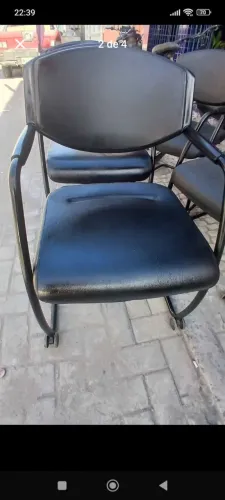 4 Cadeiras Giroflex Executiva fixa couro com rodinhas p/escritório/salão/lojas etc.