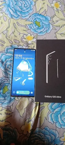 Vendo Samsung Galaxy S25 ultra novinho na caixa 