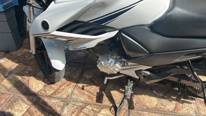 Vendo Fazer 150 - 2015 / Doc ok