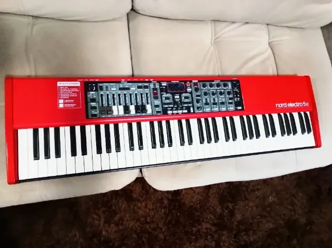 Teclado Nord Eletro 5D 73 Teclas de Piano