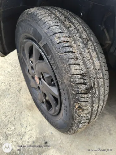 Vendo 4 pneus Goodyear aro 13