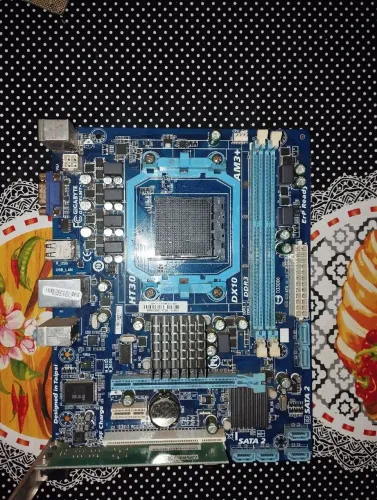 Placa mãe Am3 Gigabyte