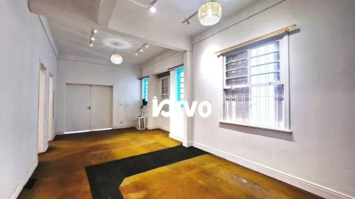 Casa Comercial térrea com salão e 2 salas para alugar, 140 m² por R$ 11.018/mês - Vila Cle