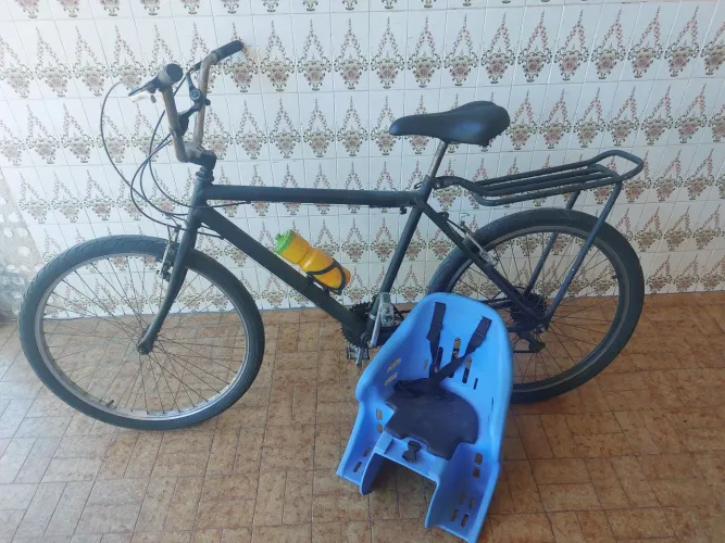 Bicicleta aro 26 com banco para criança