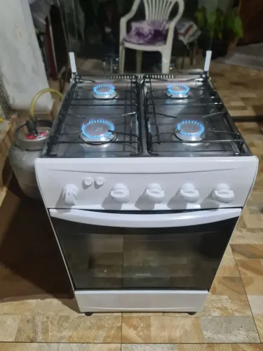 Fogão dako.. não é acendimento automático 