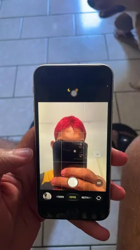 iPhone SE 2 geração 128 gb na cor branca