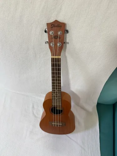 Ukulele Shelby SU-23M Concert - Excelente estado