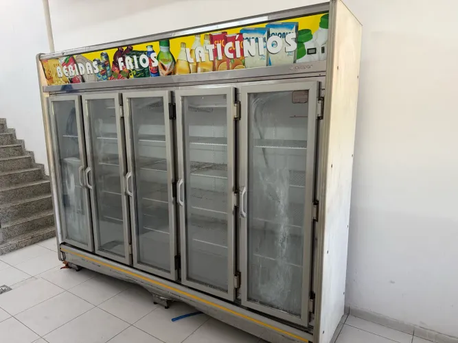 Vendo Refrigerador 5 portas