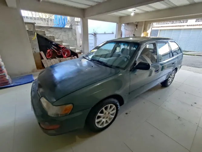 Toyota Corolla LE 1.8 1995